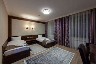 Отель Sacvoyage Hotel Алматы Двухместный номер с 2 отдельными кроватями и душем-3